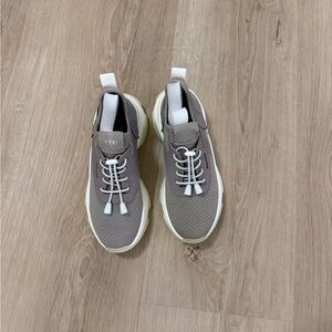 Steve Madden Beige Sneakers